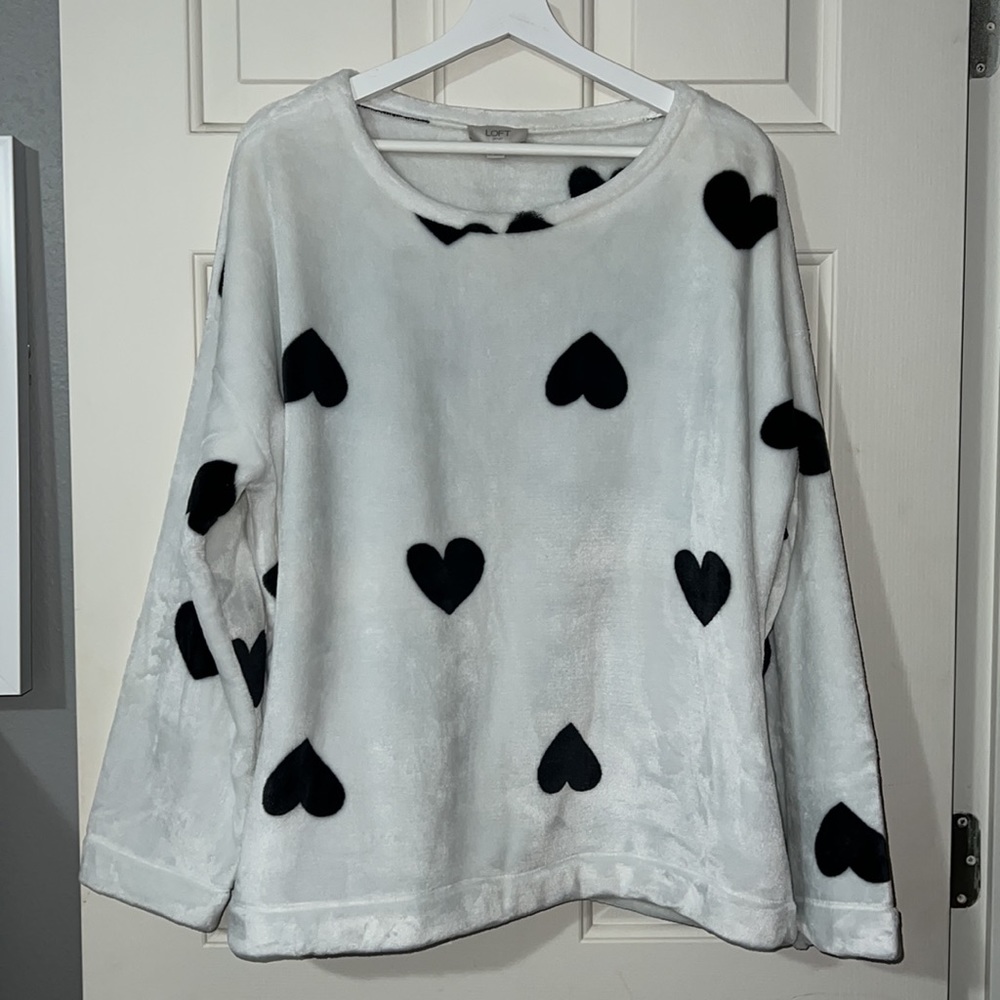 LOFT Outlet Fluffy Velour Heart Sweatshirt Size XL